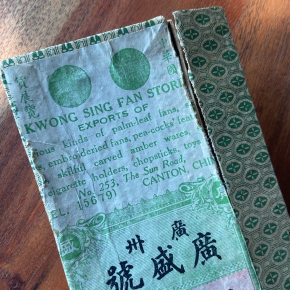 Vintage Chinese feather fan hand painted beautiful artwork kwong sing fan store - Picture 11 of 15